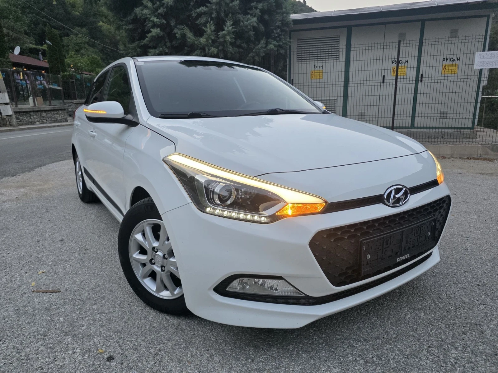 Hyundai I20 GO 1.25i 84кс  XENON/LED/TEMPOMAT/ЕURO 6/, снимка 3 - Автомобили и джипове - 55880026