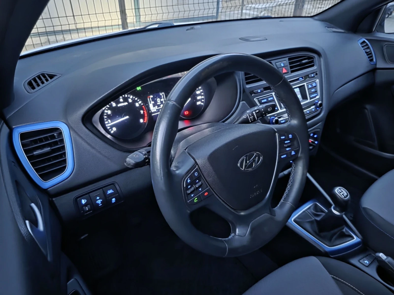 Hyundai I20 GO 1.25i 84кс  XENON/LED/TEMPOMAT/ЕURO 6/, снимка 12 - Автомобили и джипове - 55880026
