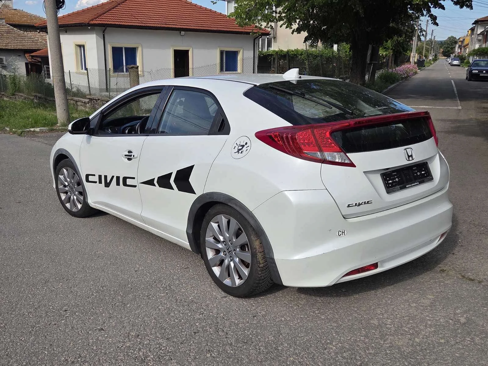 Honda Civic 1.8i-VTEC, снимка 4 - Автомобили и джипове - 56498540