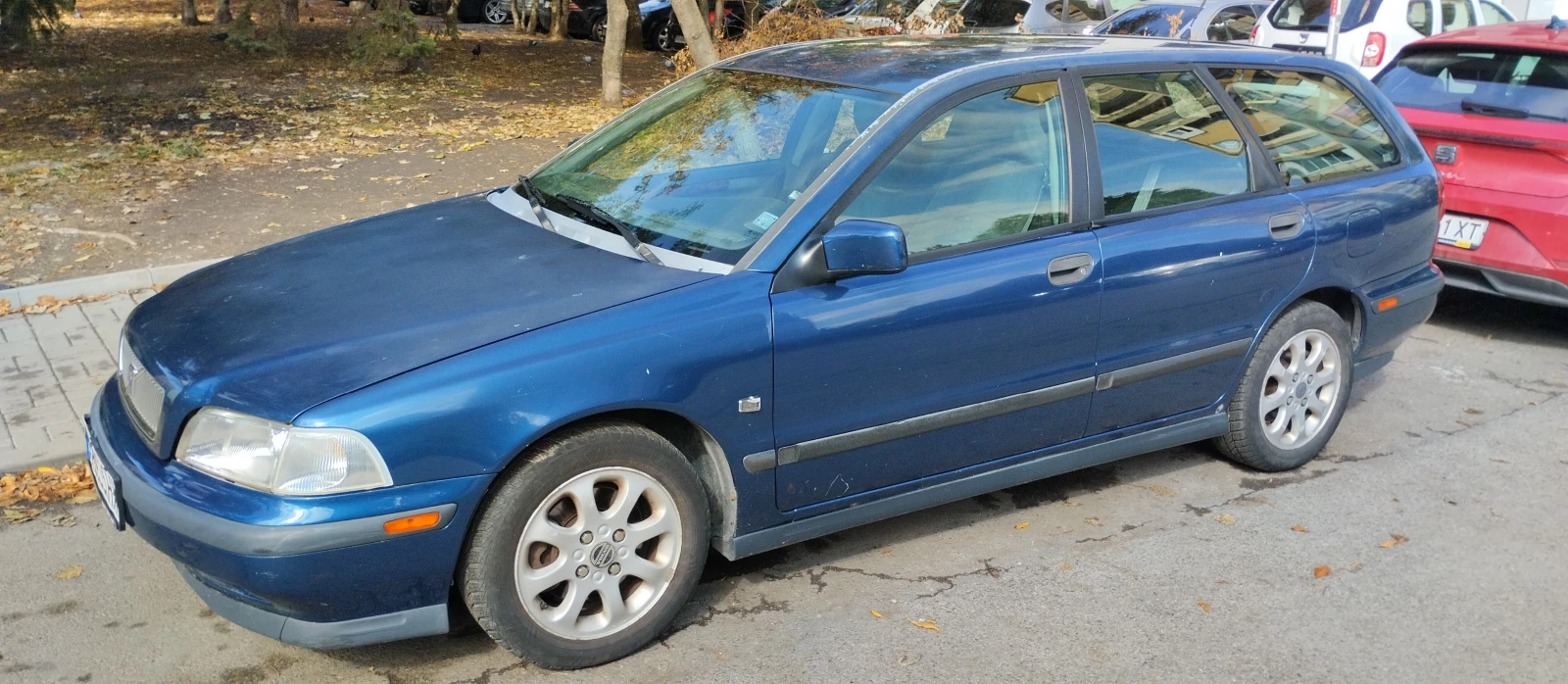 Volvo V40, снимка 2 - Автомобили и джипове - 56553287