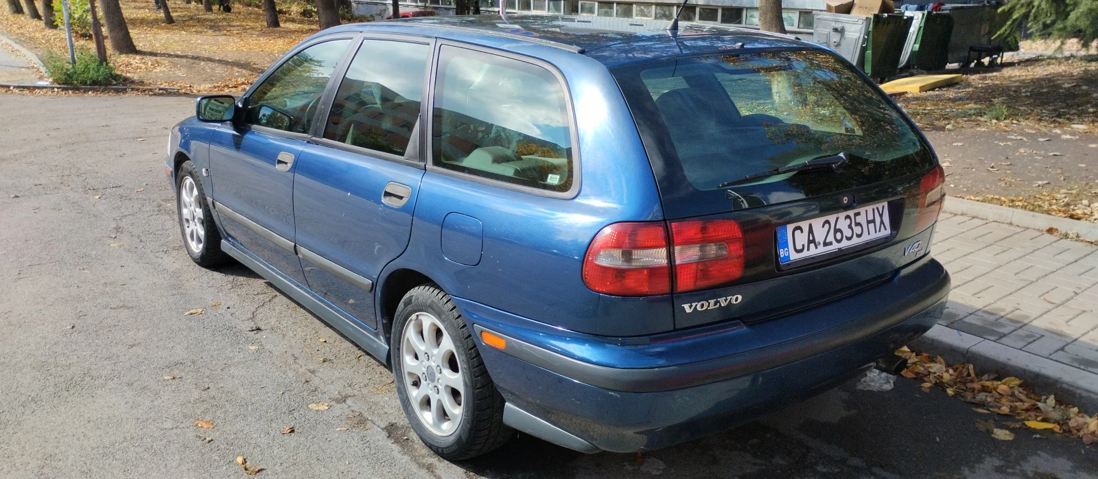 Volvo V40, снимка 3 - Автомобили и джипове - 56553287