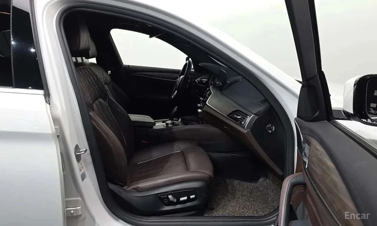BMW 530, снимка 16 - Автомобили и джипове - 56710553