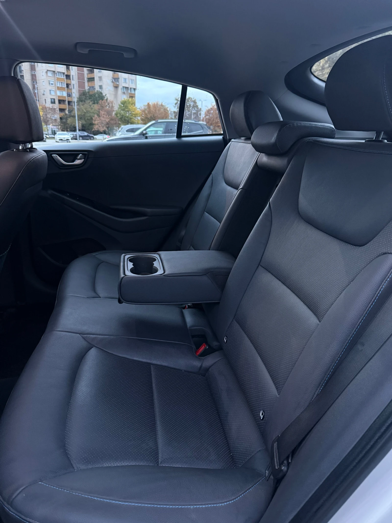Hyundai Ioniq, снимка 10 - Автомобили и джипове - 56740154