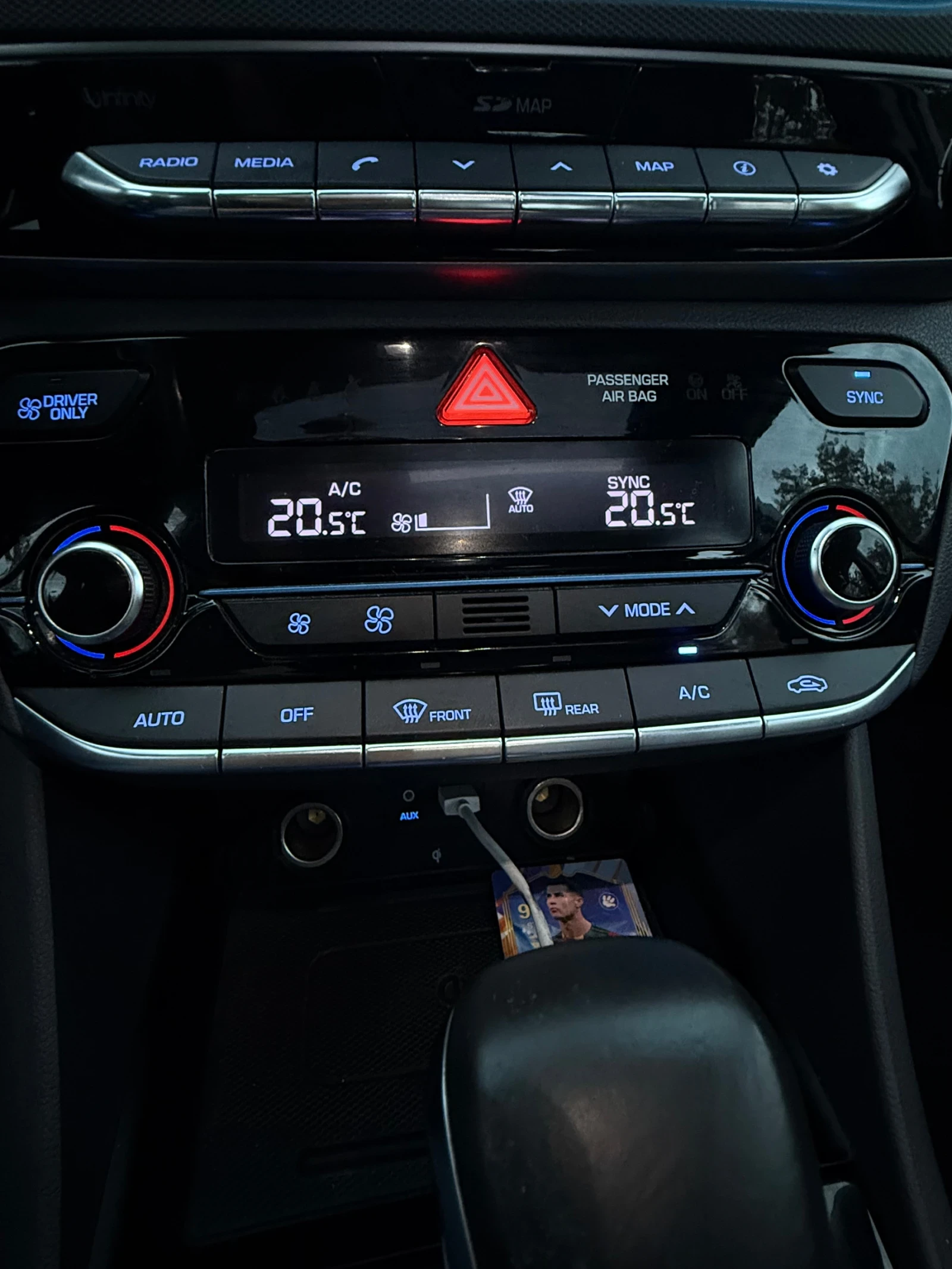 Hyundai Ioniq, снимка 14 - Автомобили и джипове - 56740154