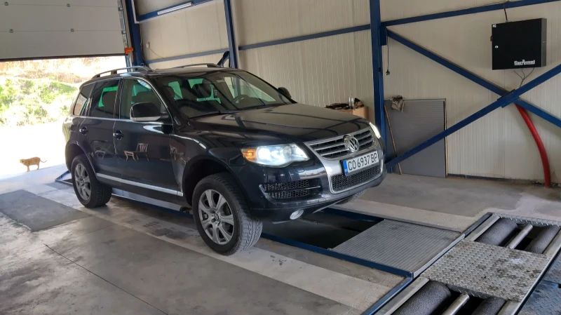 VW Touareg 3.0 V6 FACELIFT, снимка 2 - Автомобили и джипове - 45638940