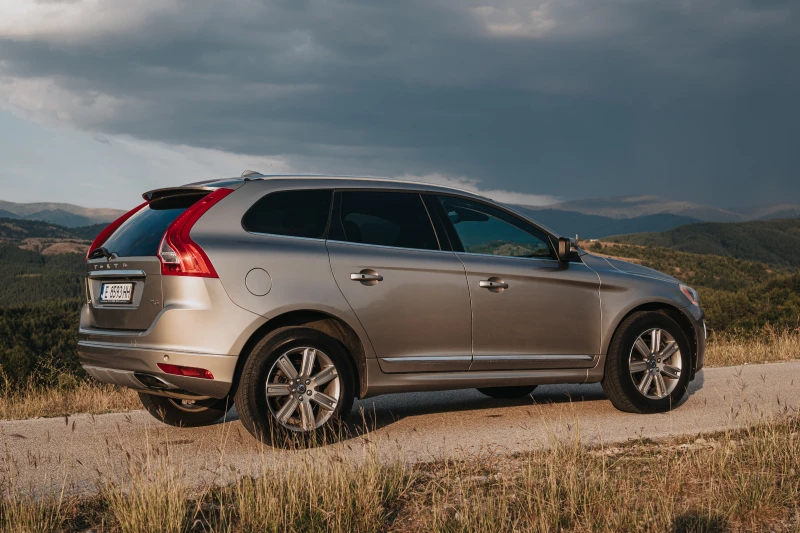 Volvo XC60 T6 Premier, снимка 3 - Автомобили и джипове - 48215504