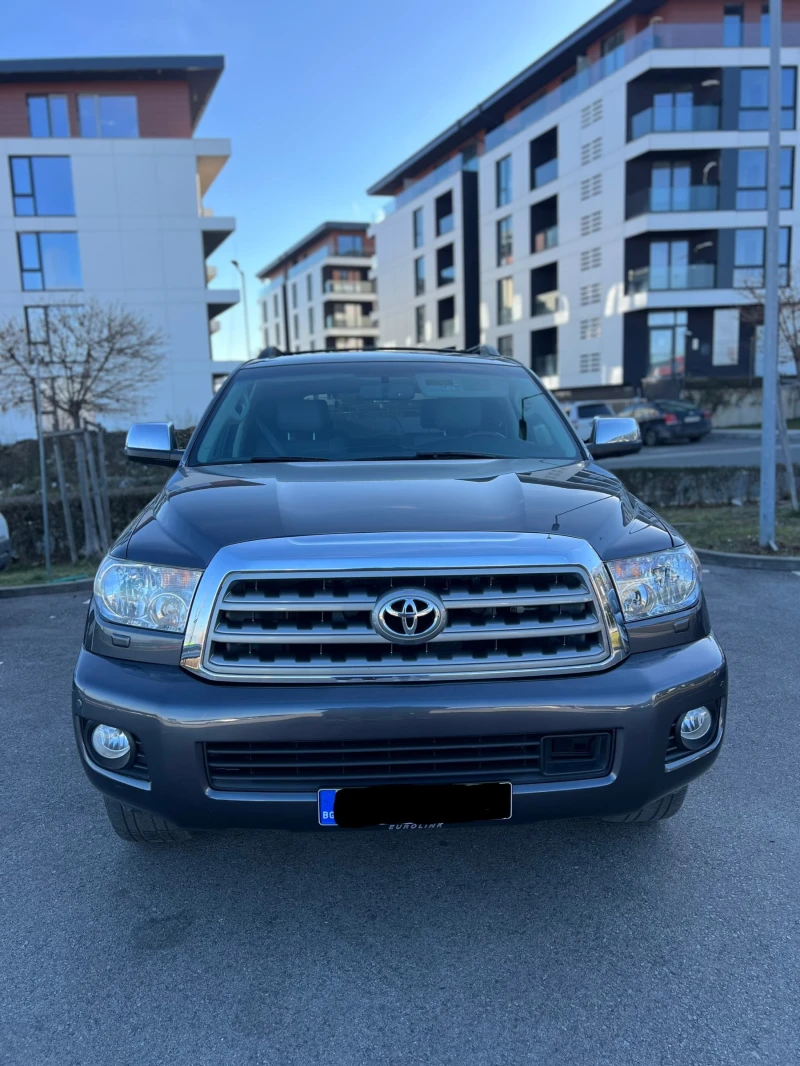 Toyota Sequoia, снимка 2 - Автомобили и джипове - 49049159