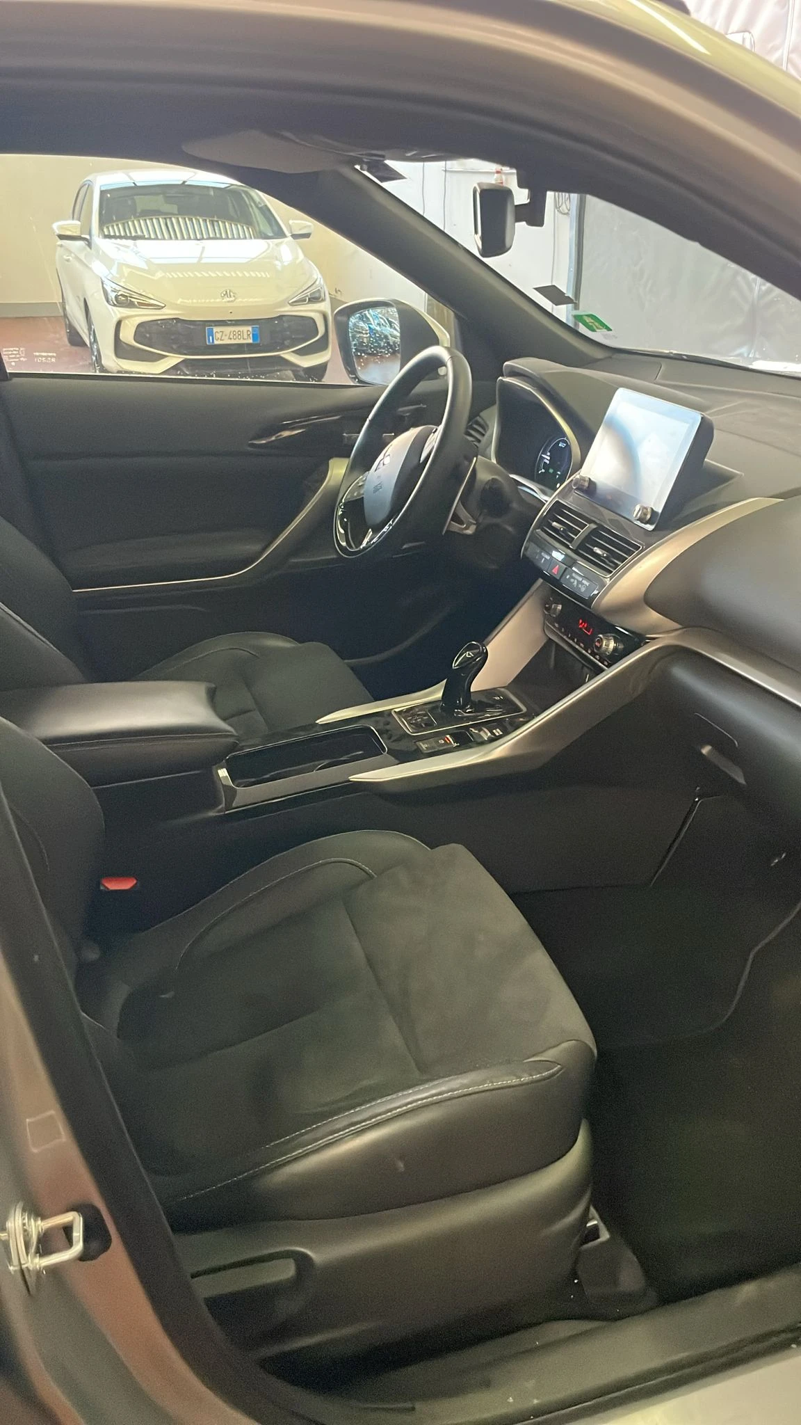 Mitsubishi Eclipse Cross 2.4 Plugin, снимка 3 - Автомобили и джипове - 53864133