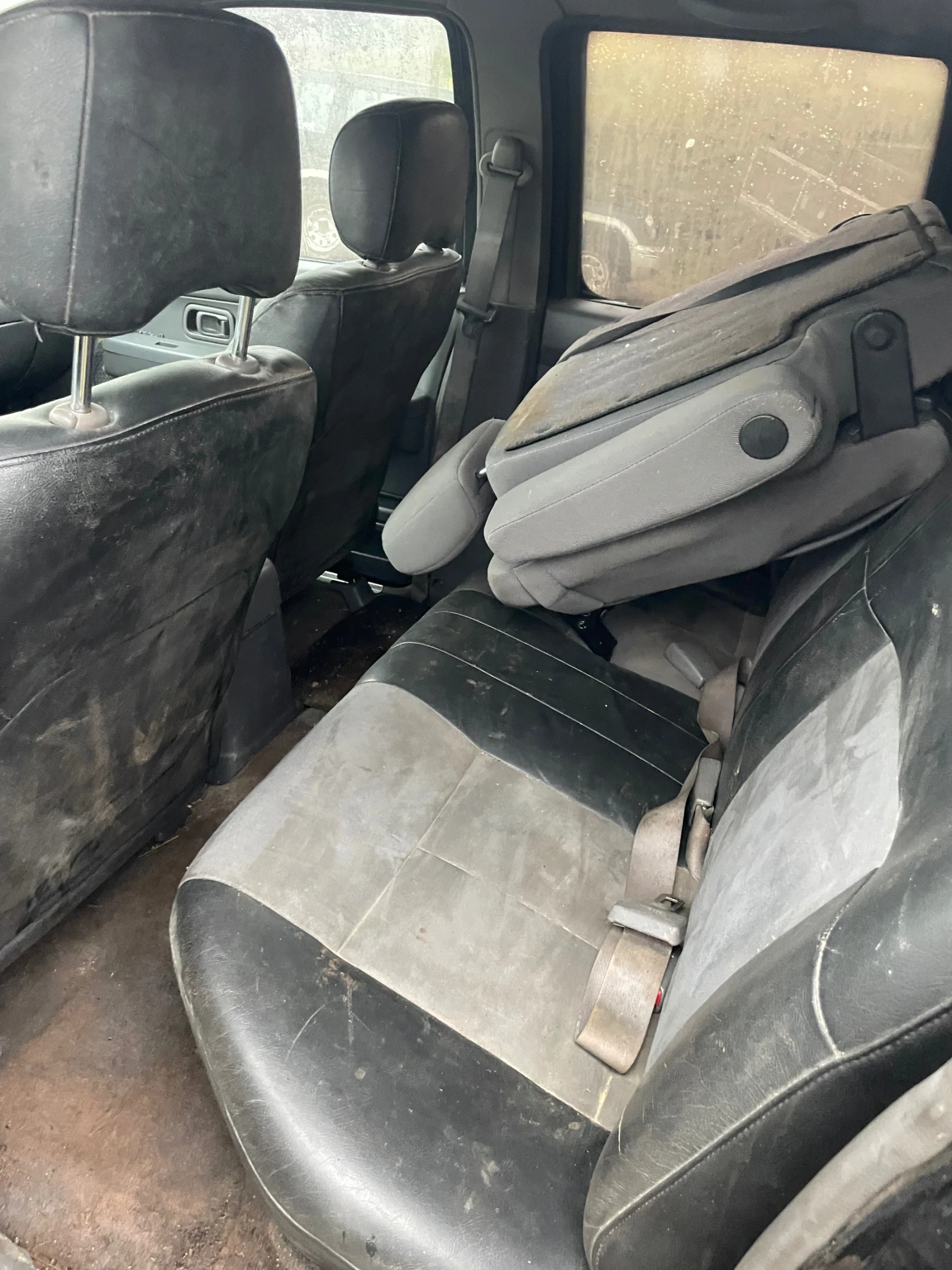 Nissan Navara 2.5 TDI , снимка 5 - Автомобили и джипове - 53869001