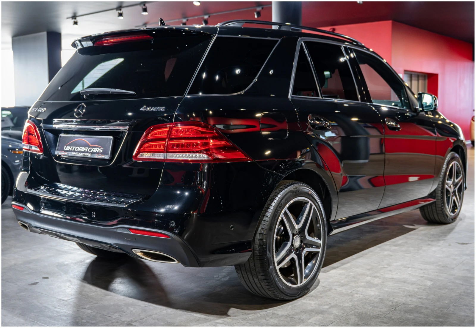 Mercedes-Benz GLE 400 4matic* AirMatic* HarmanKardon, снимка 4 - Автомобили и джипове - 53915982