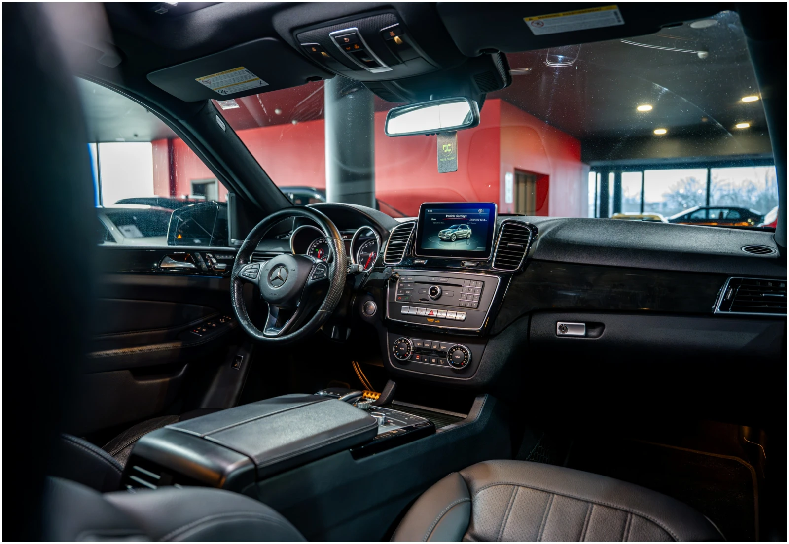 Mercedes-Benz GLE 400 4matic* AirMatic* HarmanKardon, снимка 12 - Автомобили и джипове - 53915982