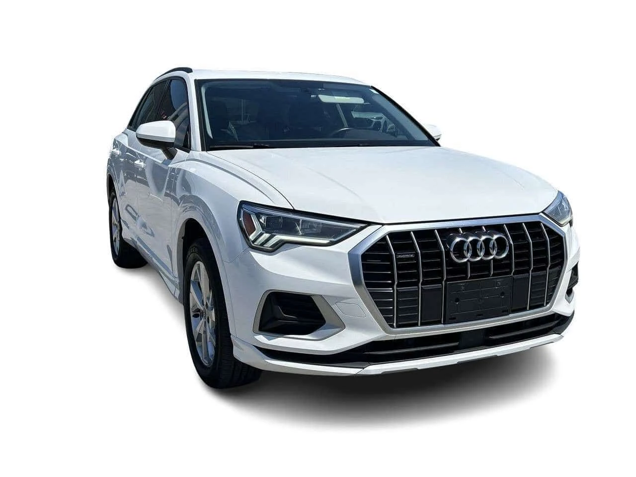Audi Q3 * 45 2.0T Komfort | One Owner Accident Free * CARF, снимка 3 - Автомобили и джипове - 54792869