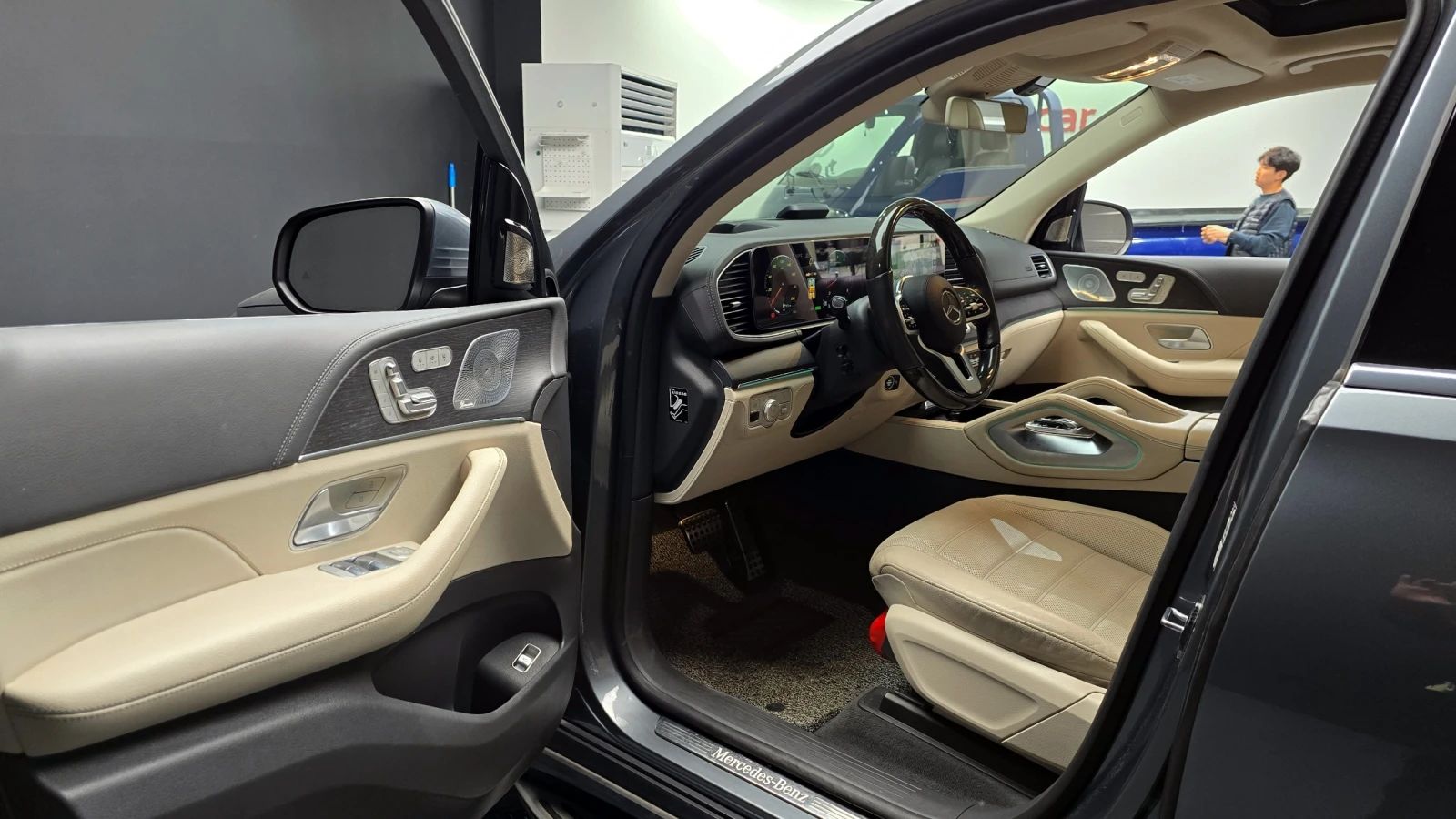 Mercedes-Benz GLS580 SOFT CLOSE* ОБДУХВАНЕ* HUD* 360* КРАЙНА ЦЕНА, снимка 10 - Автомобили и джипове - 55983153