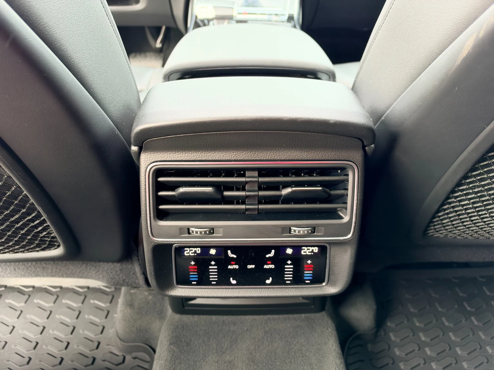 Audi Q7 3.0Tfsi Панорама Собствен лизинг!!!, снимка 13 - Автомобили и джипове - 56725877