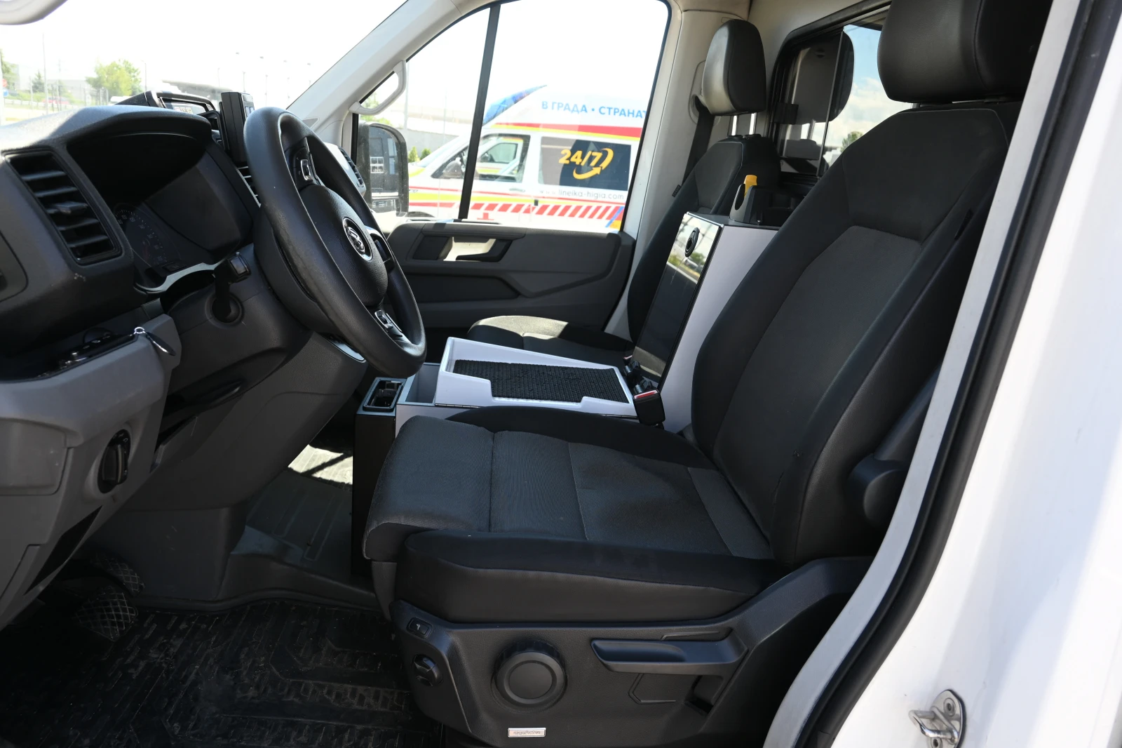 VW Crafter 2.0 TDI , снимка 4 - Бусове и автобуси - 56725419