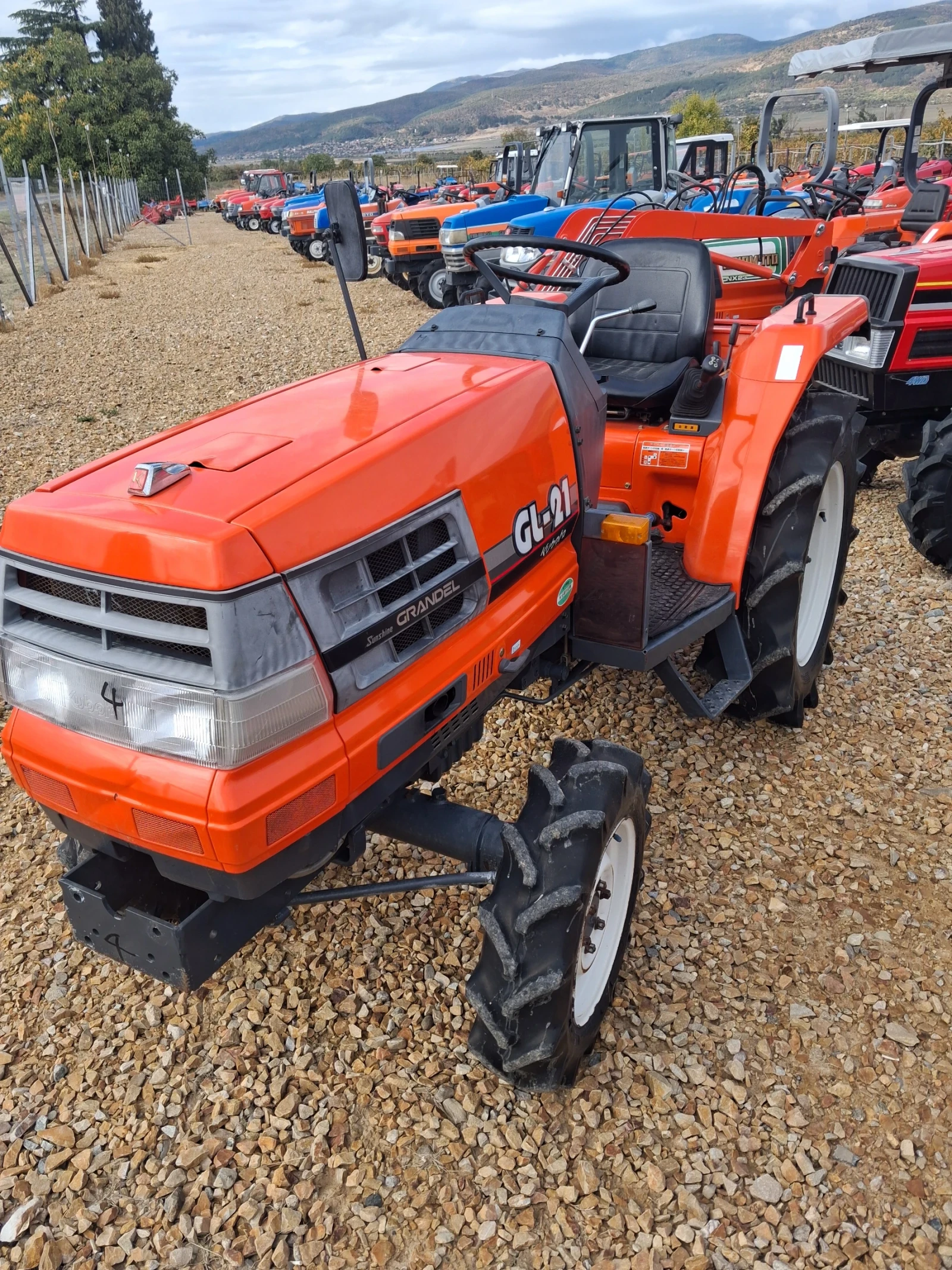 Трактор Kubota скайтрак 