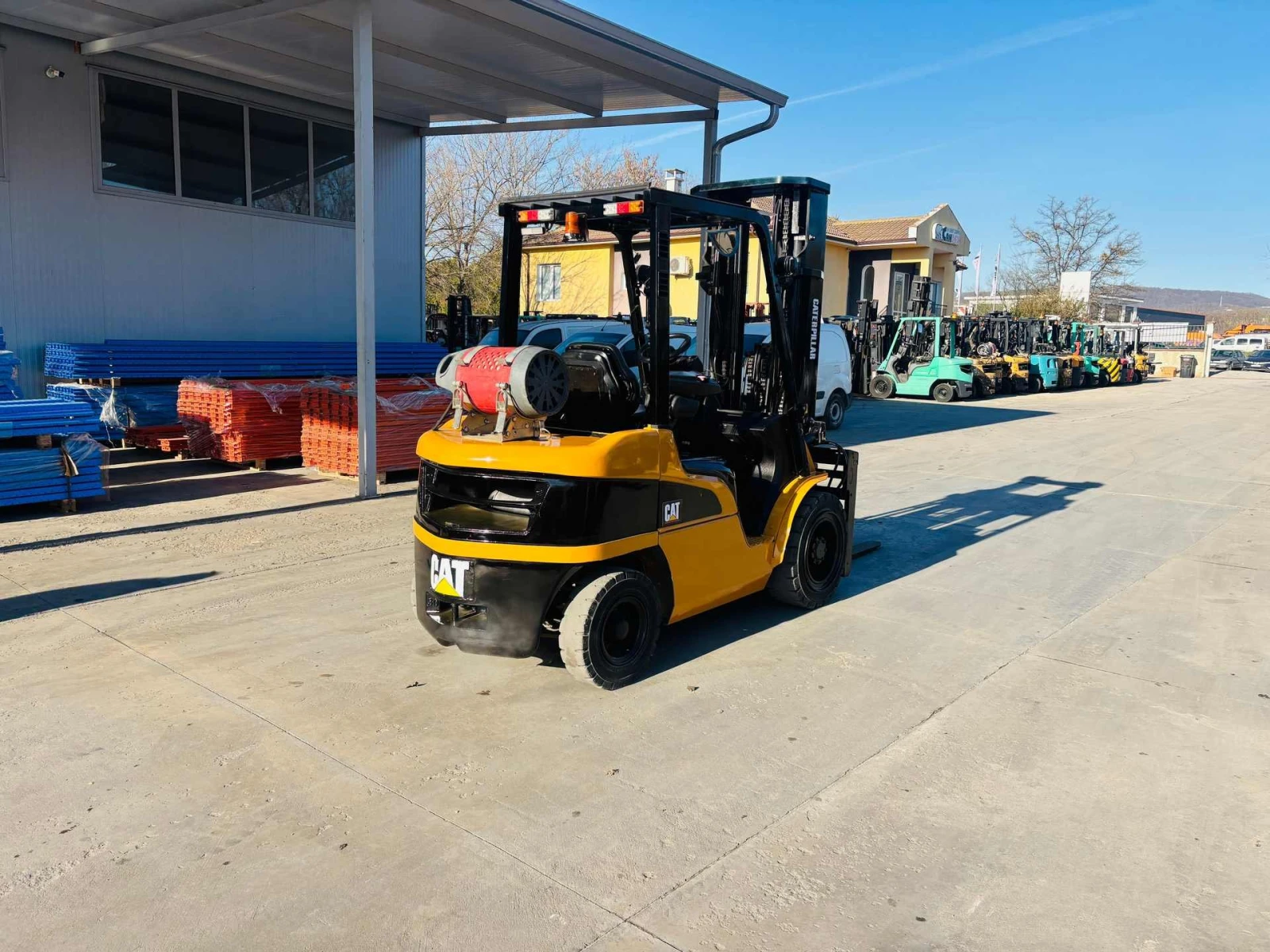 ������� Cat ������� ���������� � ���������� �� �������� | Mobile.bg � ����������� 3