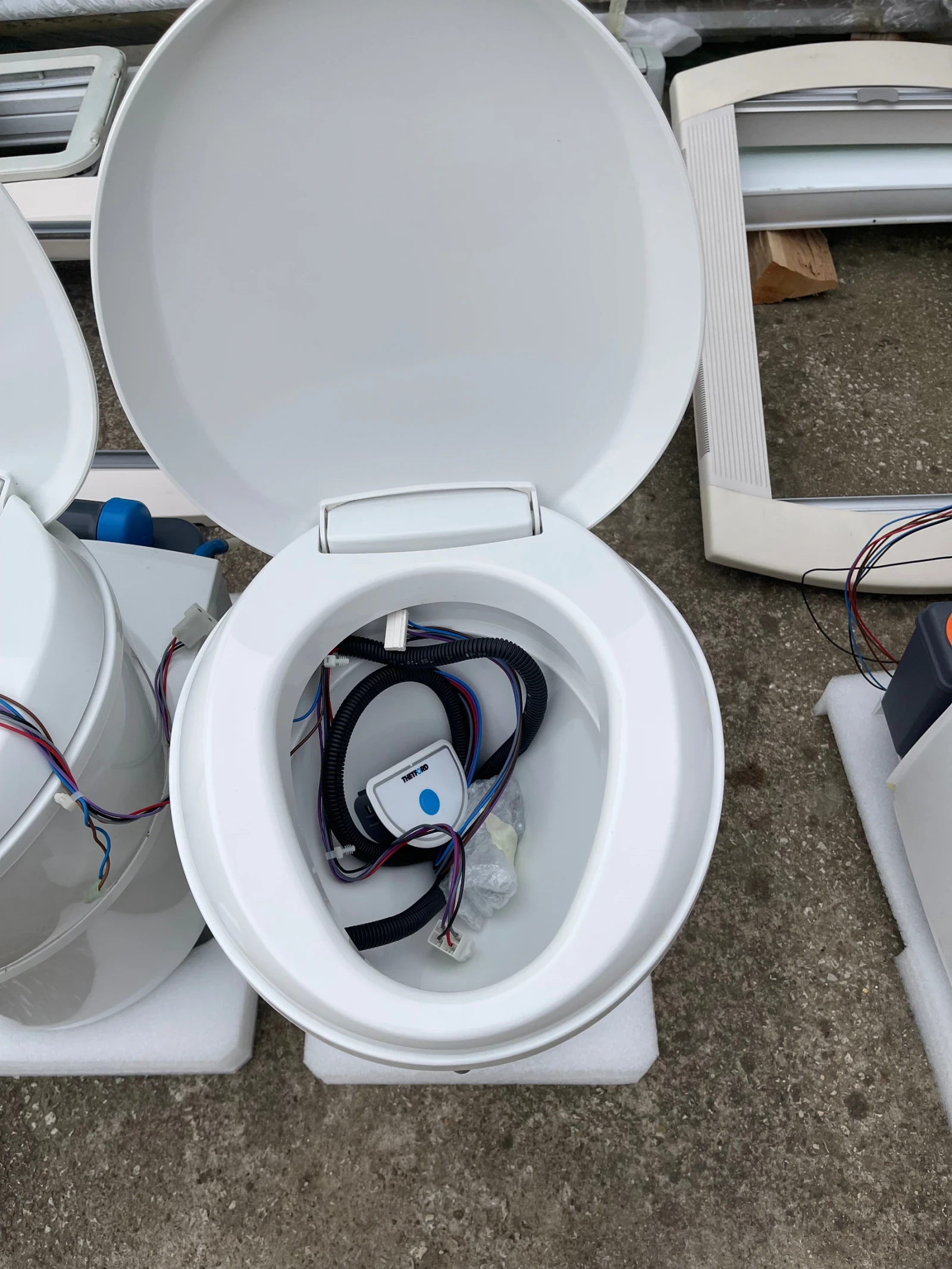 Продавам тенти и други части за кемпери и каравани, снимка 6 - Части - 54211845