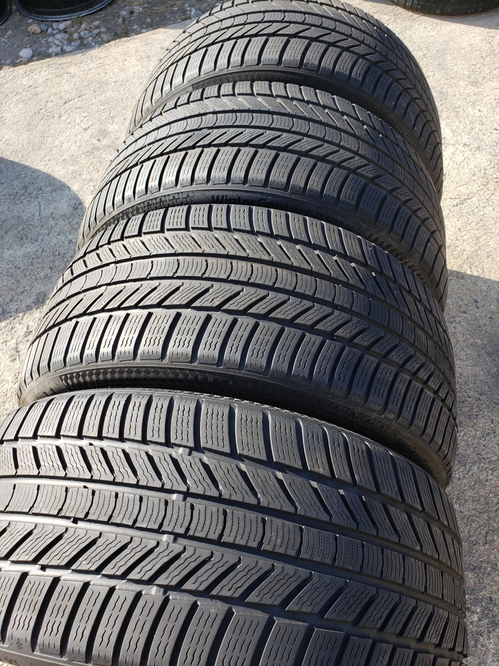 Гуми Зимни 245/40R18, снимка 3 - Гуми и джанти - 56255536