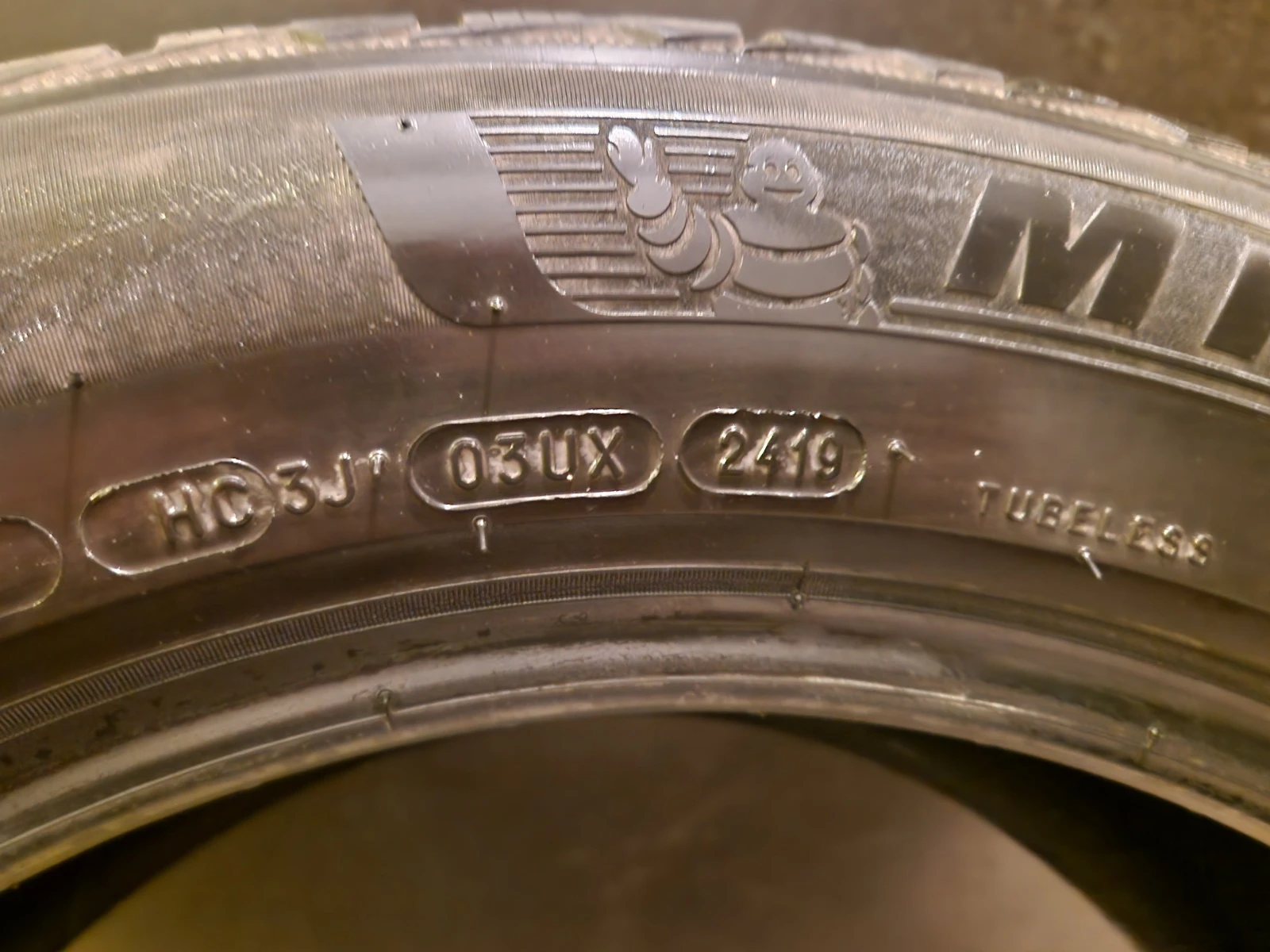 Гуми Зимни 235/55R18, снимка 3 - Гуми и джанти - 56259744