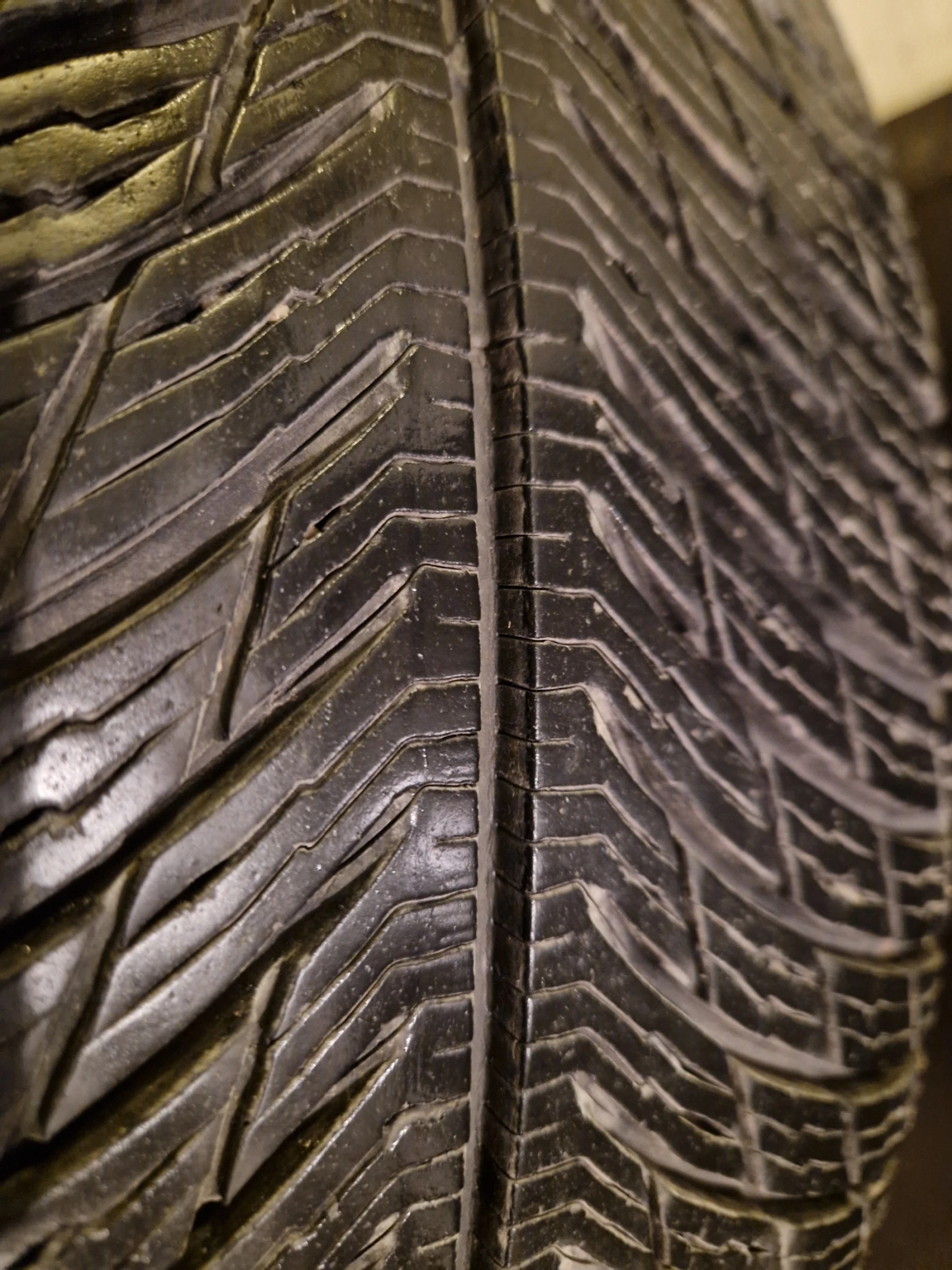 Гуми Зимни 235/55R18, снимка 7 - Гуми и джанти - 56259744