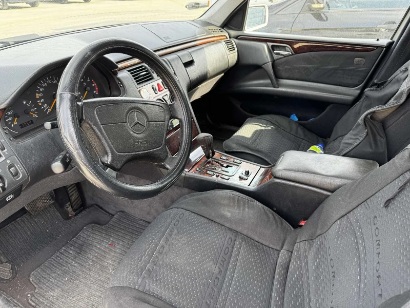 Mercedes-Benz E 220 CDI, снимка 16 - Автомобили и джипове - 41187260