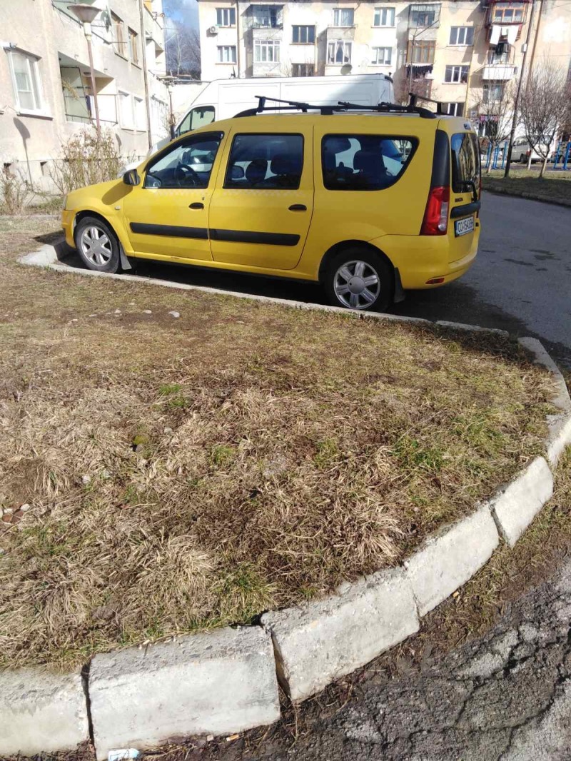 Dacia Logan, снимка 1 - Автомобили и джипове - 46110836