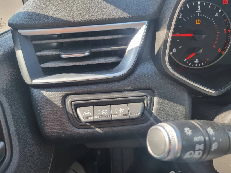 Renault Clio dCi 85 S&S, снимка 10 - Автомобили и джипове - 46808575