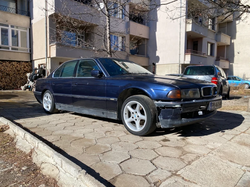 BMW 750 i  v12, снимка 1 - Автомобили и джипове - 48759365