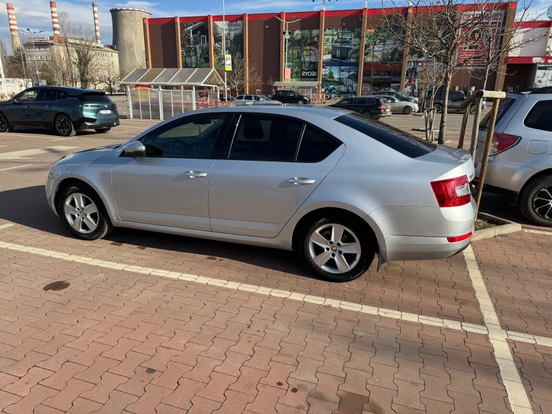 Skoda Octavia, снимка 2 - Автомобили и джипове - 48866420