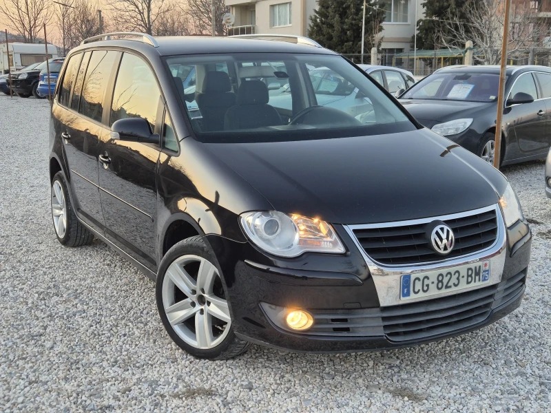 VW Touran 1.9 TDI, снимка 2 - Автомобили и джипове - 49044359