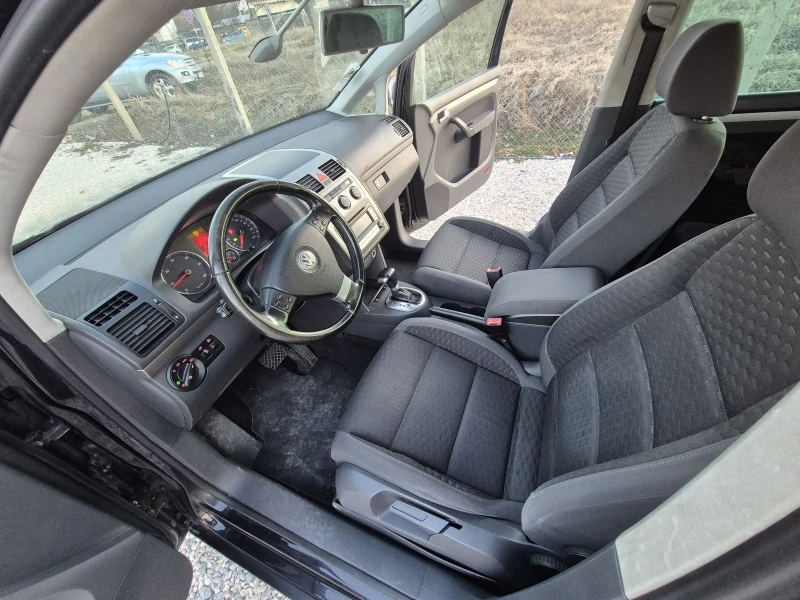 VW Touran 1.9 TDI, снимка 9 - Автомобили и джипове - 49044359