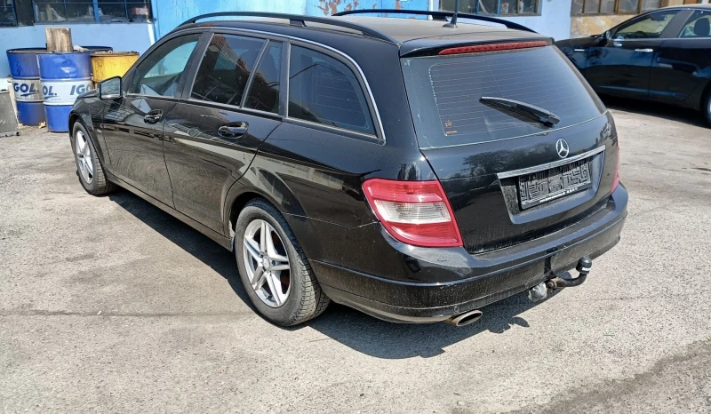 Mercedes-Benz C 220, снимка 4 - Автомобили и джипове - 51676058