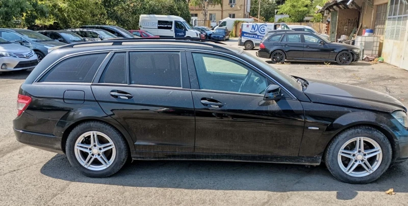 Mercedes-Benz C 220, снимка 7 - Автомобили и джипове - 51676058