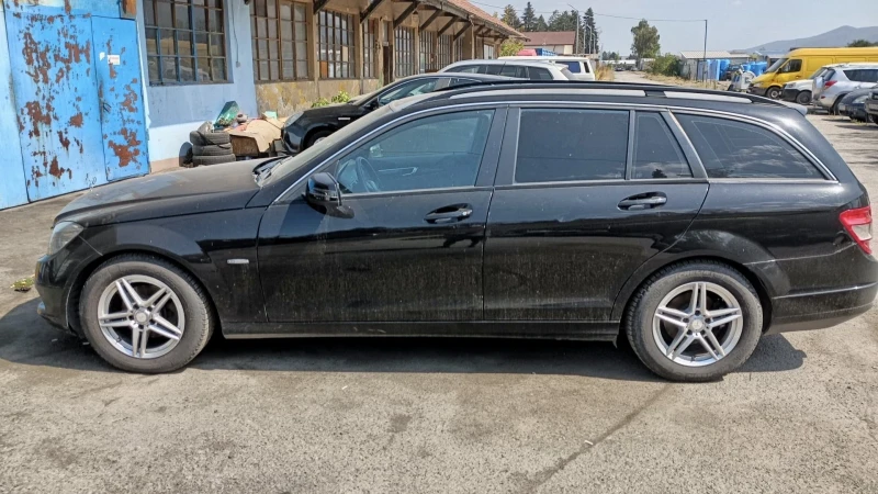 Mercedes-Benz C 220, снимка 3 - Автомобили и джипове - 51676058