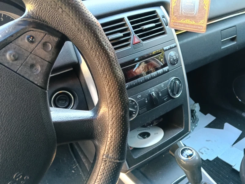 Mercedes-Benz B 180, снимка 5 - Автомобили и джипове - 52191787