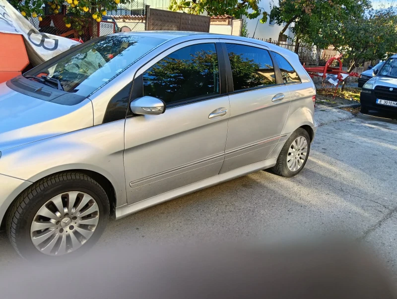 Mercedes-Benz B 180, снимка 2 - Автомобили и джипове - 52191787