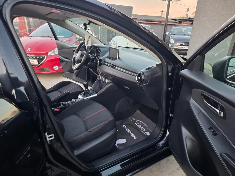 Mazda 2 1.5I-116к.с SKYACTIV-G Revolution-ШВЕЙЦАРИЯ, снимка 14 - Автомобили и джипове - 52710490