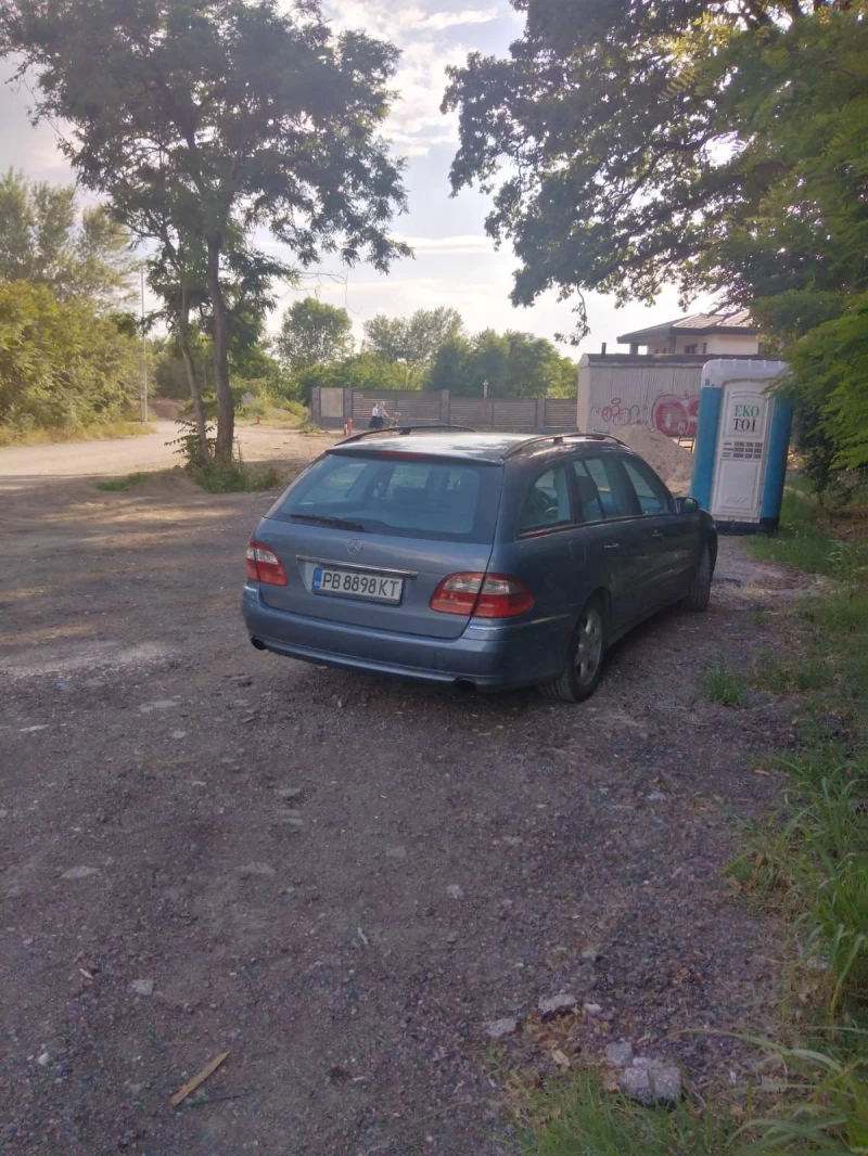 Mercedes-Benz E 270 2.7 CDI, снимка 3 - Автомобили и джипове - 53076894