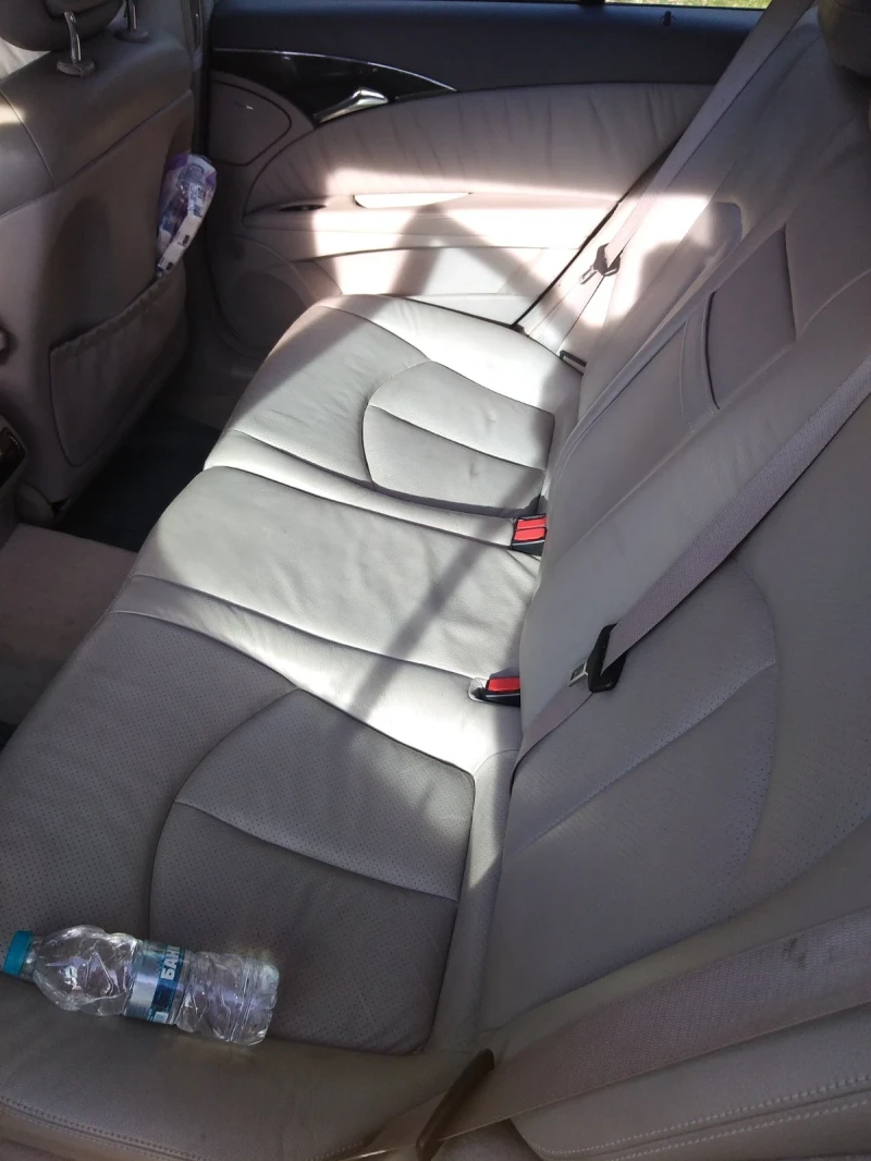 Mercedes-Benz E 270 2.7 CDI, снимка 15 - Автомобили и джипове - 53076894