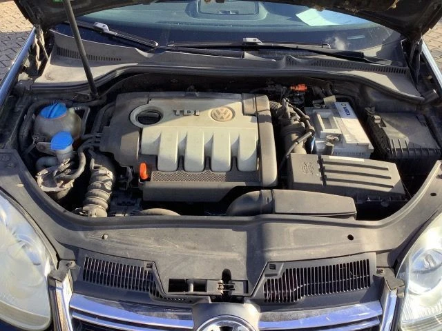 VW Golf 1.9 TDI BLS Германия Нави Климатроник 1-Собственик, снимка 11 - Автомобили и джипове - 54046141