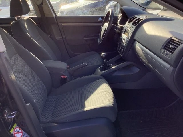 VW Golf 1.9 TDI BLS Германия Нави Климатроник 1-Собственик, снимка 7 - Автомобили и джипове - 54046141