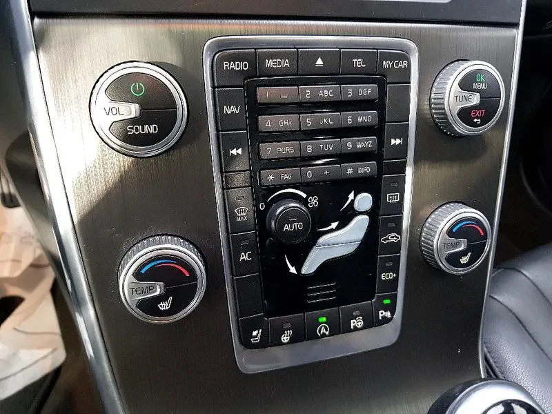 Volvo S60, снимка 11 - Автомобили и джипове - 54326558