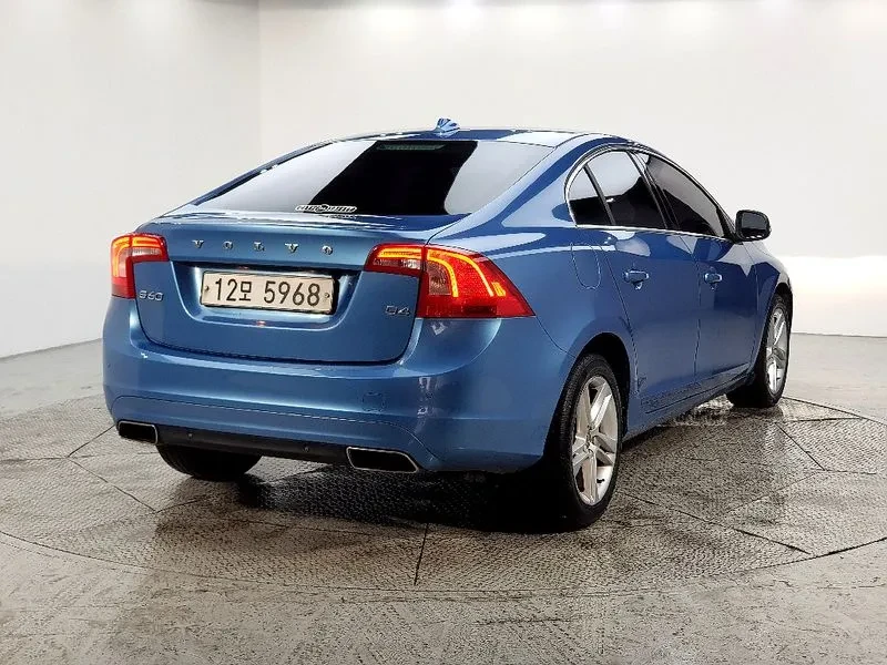 Volvo S60, снимка 4 - Автомобили и джипове - 54326558