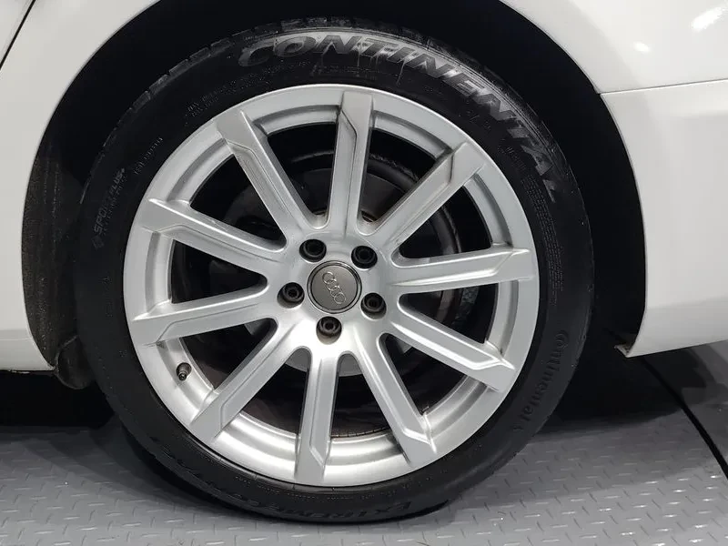 Audi A5 2.0 TDI Quattro, снимка 9 - Автомобили и джипове - 55032580
