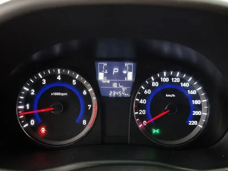 Hyundai Accent 39184189, снимка 8 - Автомобили и джипове - 56574747