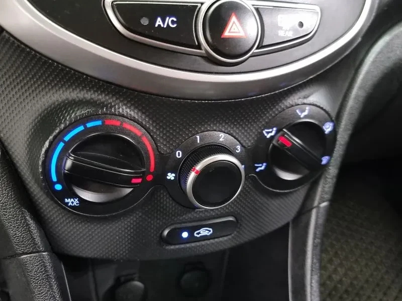 Hyundai Accent 39184189, снимка 15 - Автомобили и джипове - 56574747