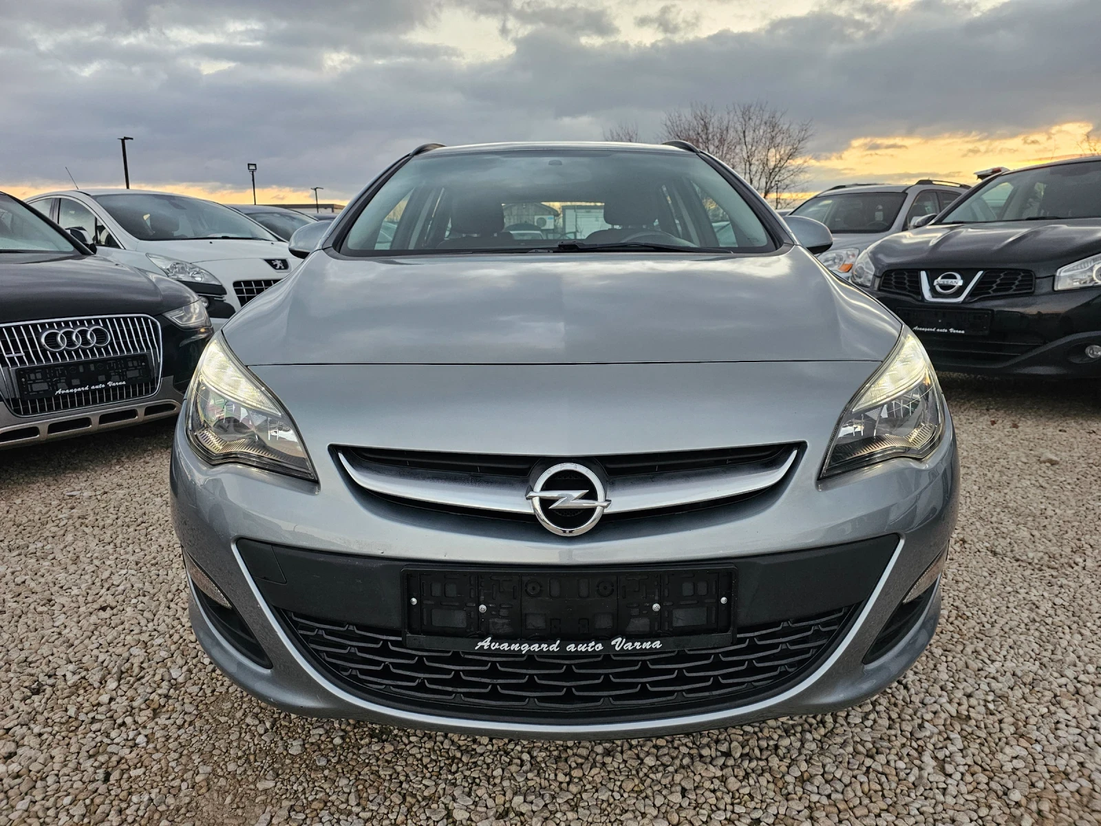 Opel Astra 1.4T, GPL, Cosmo, Facelift  - изображение 2