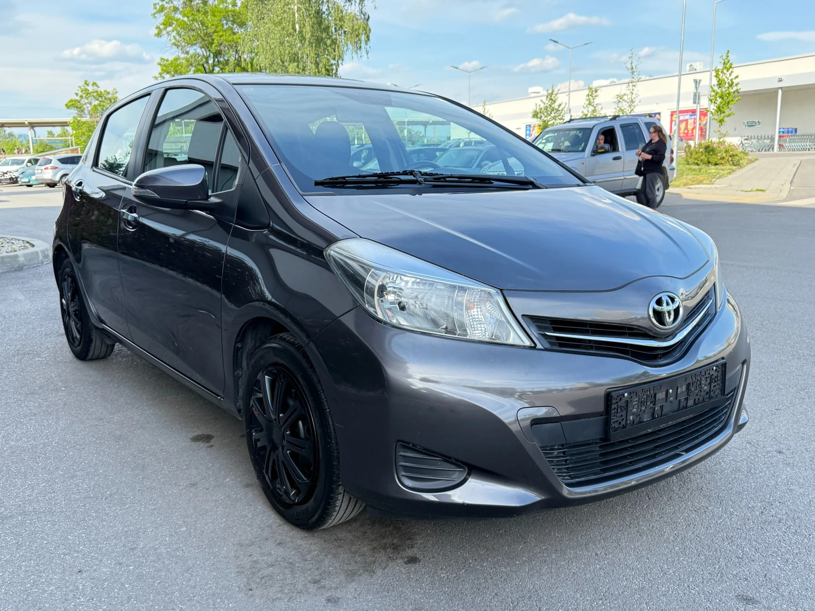 Toyota Yaris * 1.0L* CAMERA* EURO5B* PERFEKTNA*  - изображение 3