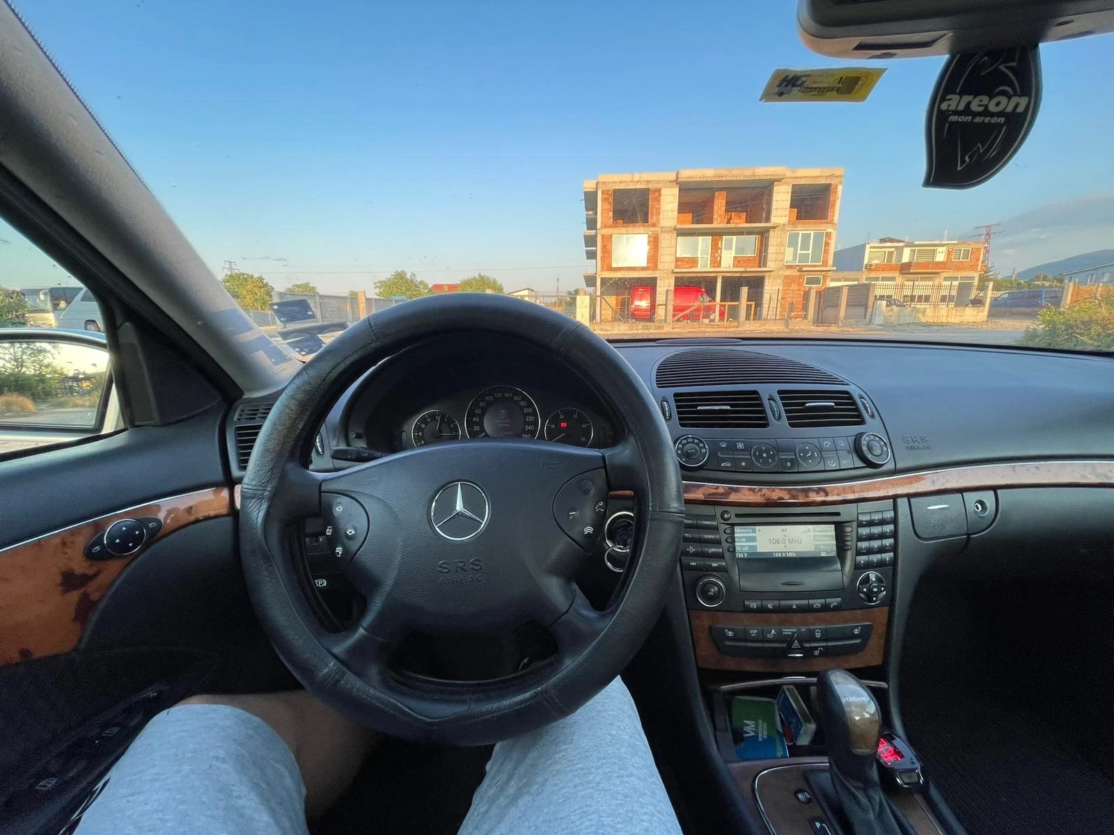 Mercedes-Benz E 320  - изображение 8